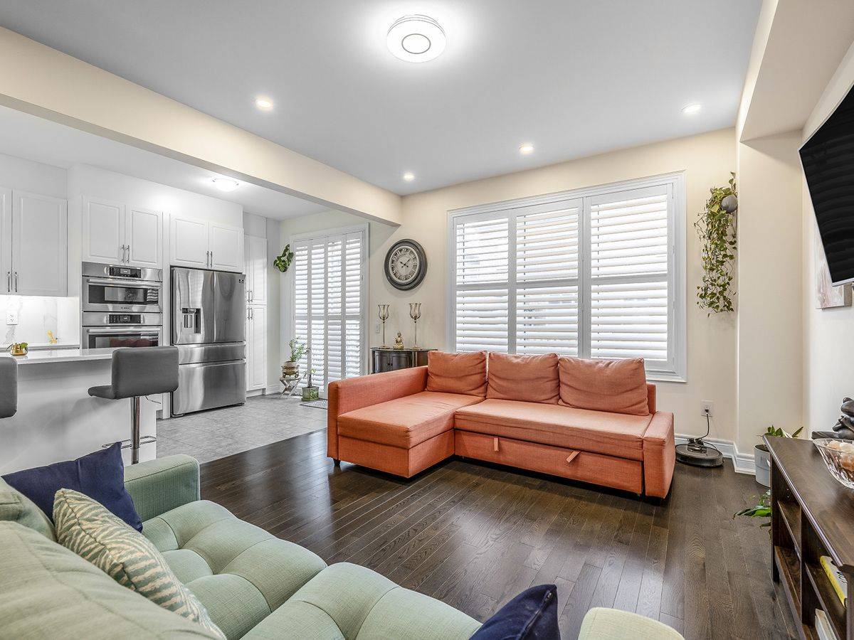 East Gwillimbury, ON L9N 0Y9,139 Jim Mortson DR