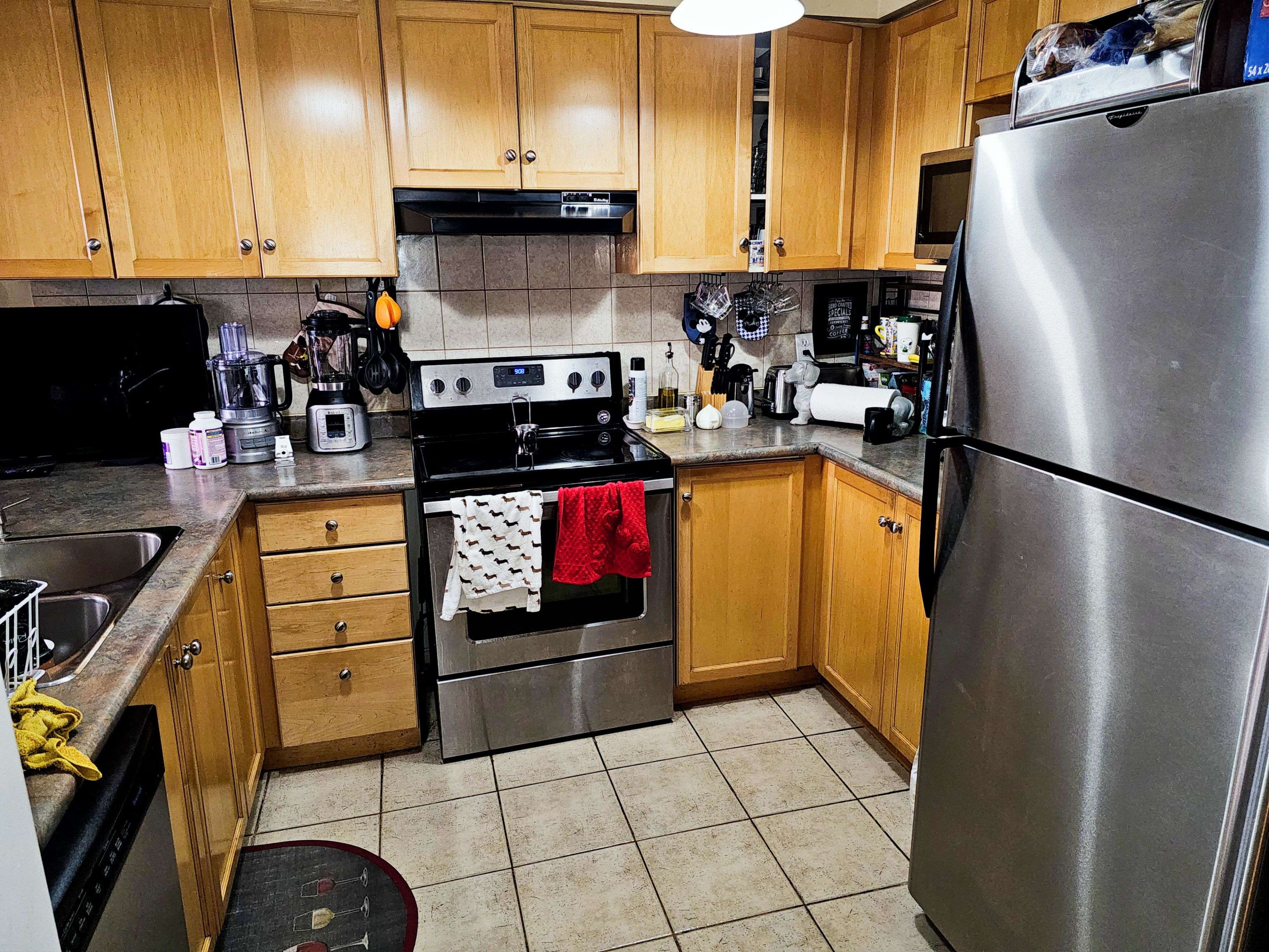 Vaughan, ON L4L 9C9,180 Blue Willow DR #27
