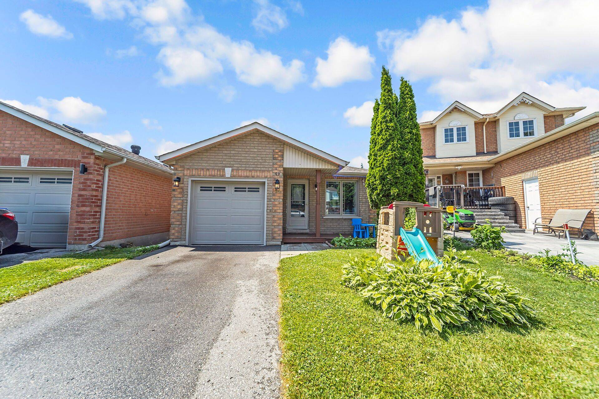 New Tecumseth, ON L0G 1A0,24 Chiccony CT