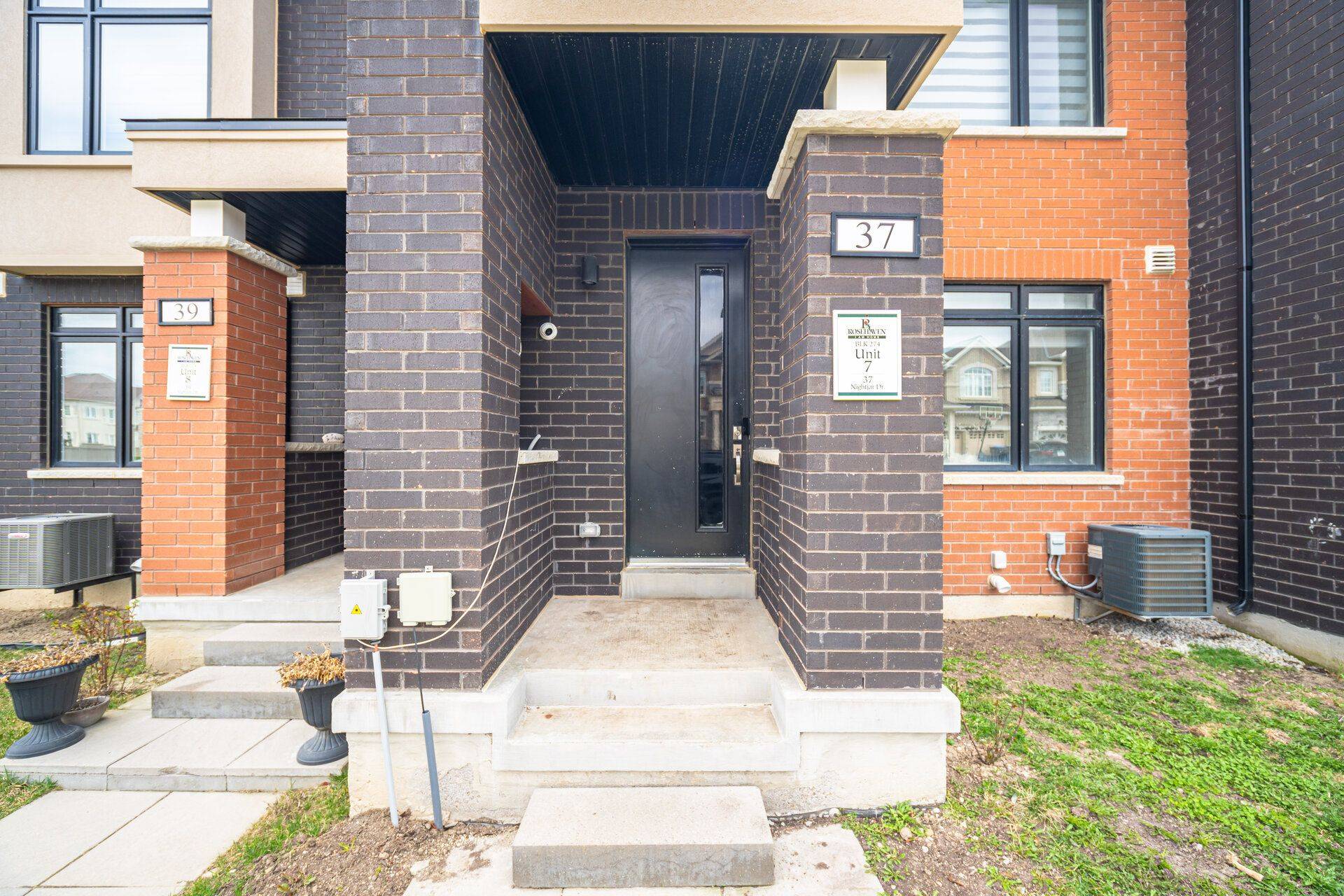 Brampton, ON L7A 5A1,37 Nightjar DR