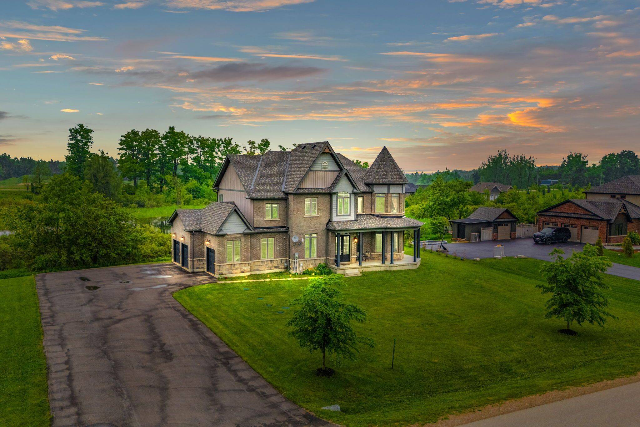 7 Country Meadows DR, Amaranth, ON L9V 3T8