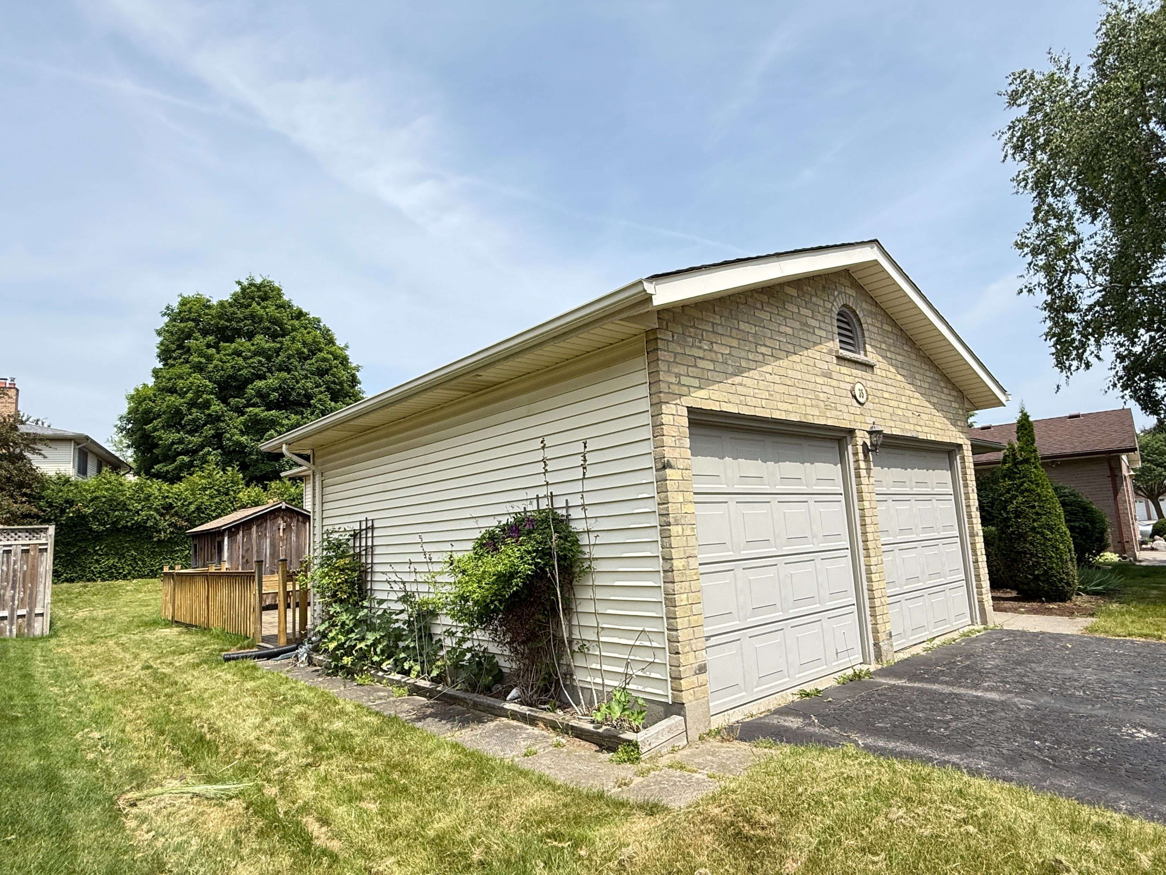 London North, ON N5X 2R3,35 MIDALE CT