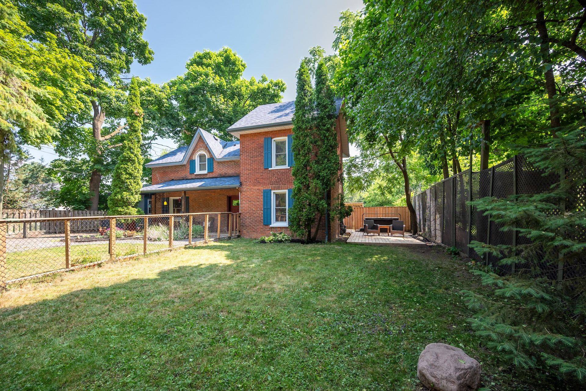 Peterborough Central, ON K9H 2R9,469 Hopkins AVE