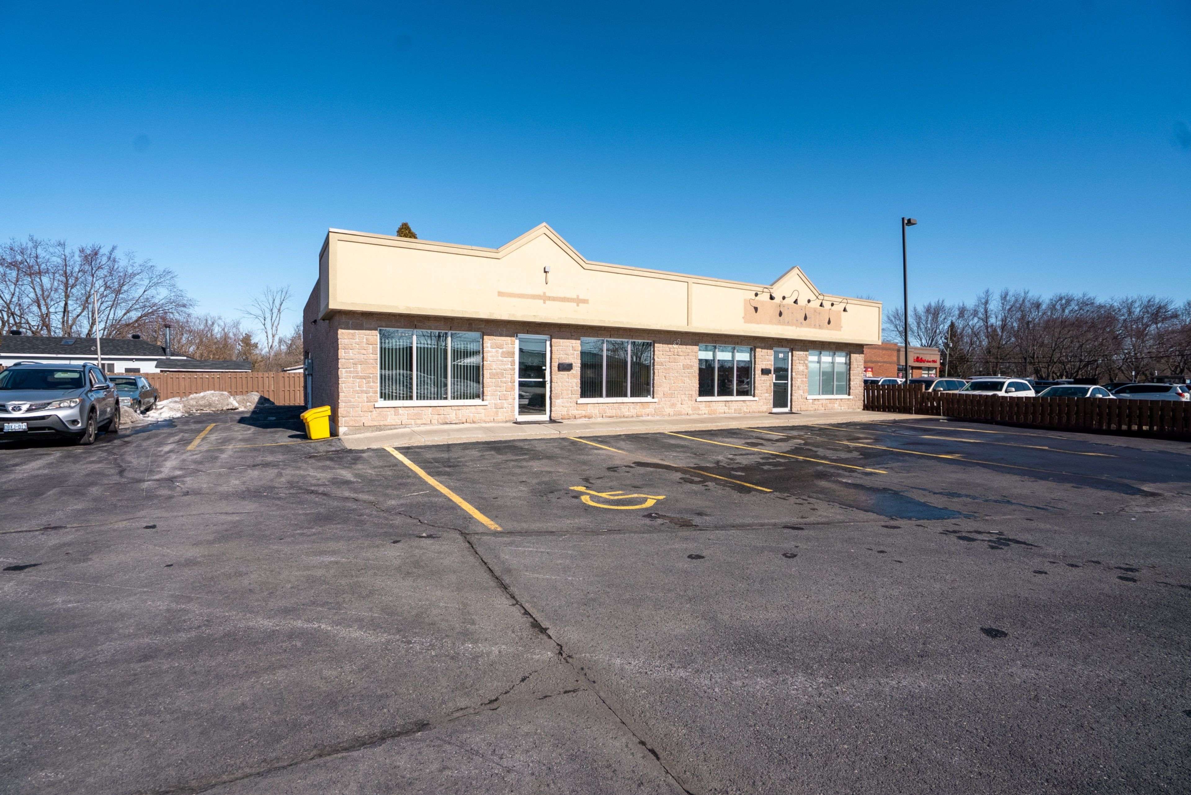Cornwall, ON K6J 5L5,89 TOLLGATE RD