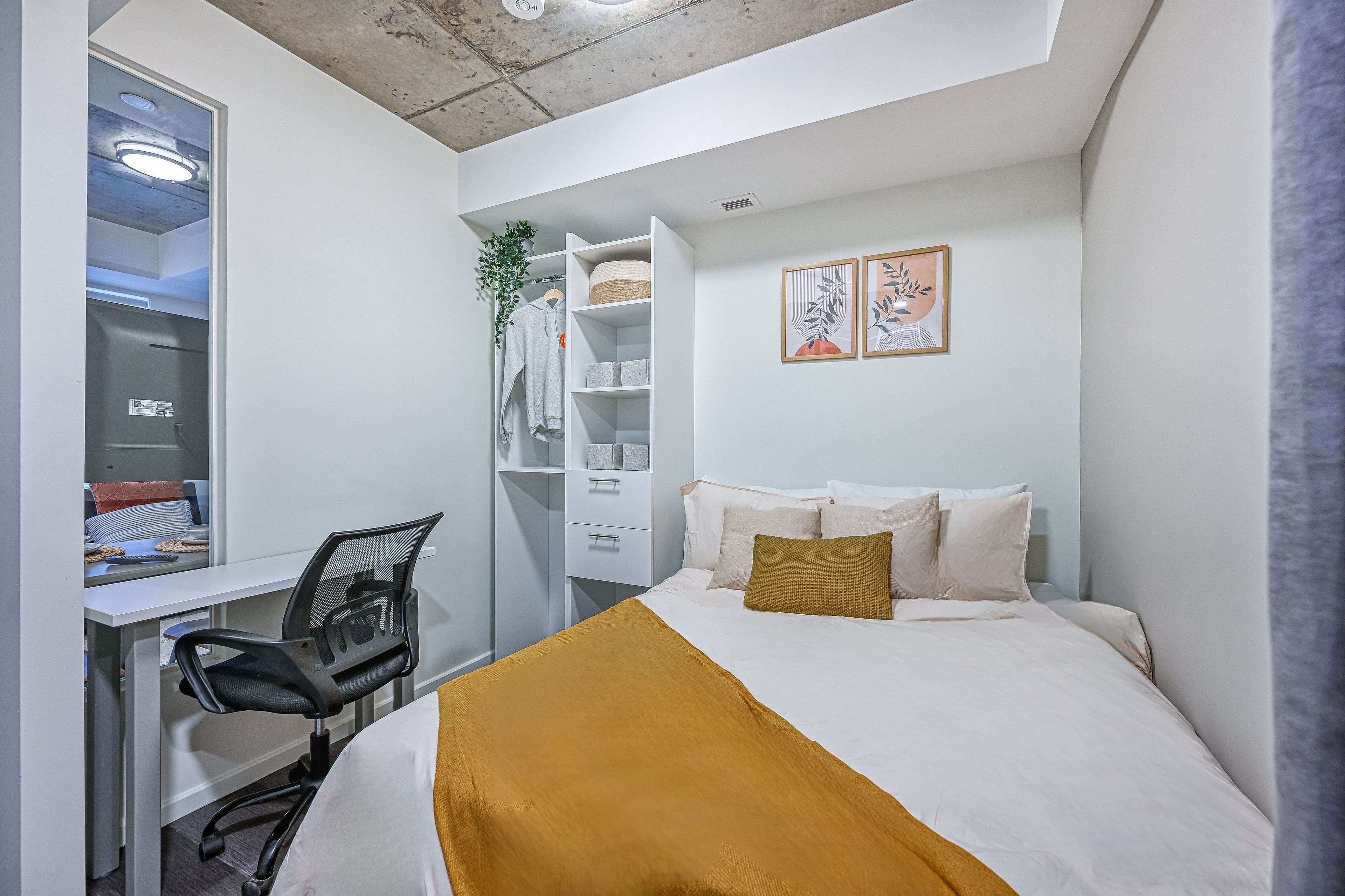 Lower Town - Sandy Hill, ON K1N 6A9,211 Besserer ST #R502