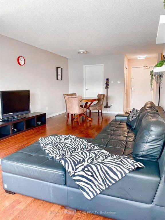 London North, ON N5X 3T5,1 Jacksway CRES #309
