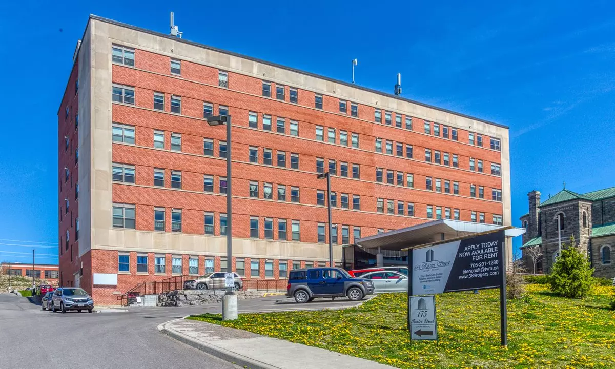 Peterborough East, ON K9H 7B6,384 Rogers ST #105