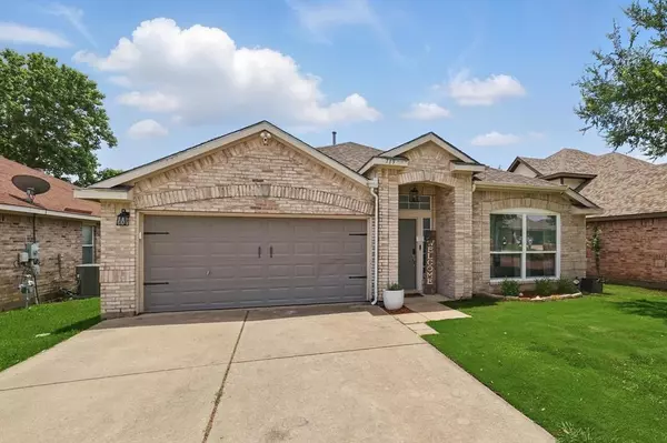 Saginaw, TX 76179,713 Bridle Trail