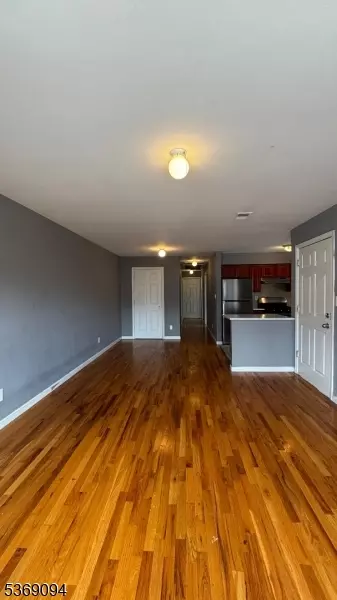 Newark City, NJ 07112,924 Bergen St