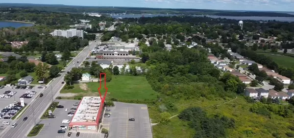 Midland, ON L4R 0B7,815 King ST #12