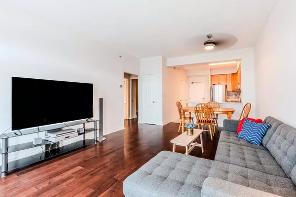 Toronto W06, ON M8W 1P4,3531 Lake Shore BLVD W #105