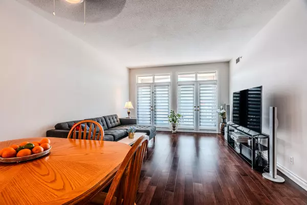 Toronto W06, ON M8W 1P4,3531 Lake Shore BLVD W #105