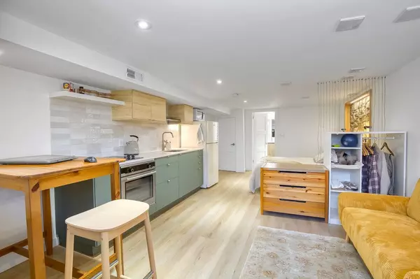 Toronto W02, ON M6H 3E6,32 Bartlett AVE #Lower