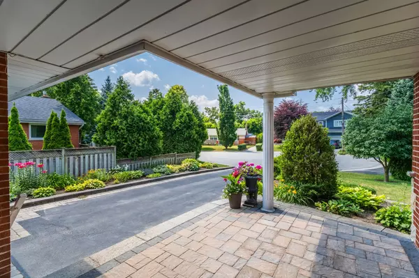 Burlington, ON L7N 3E3,509 Rothesay PL