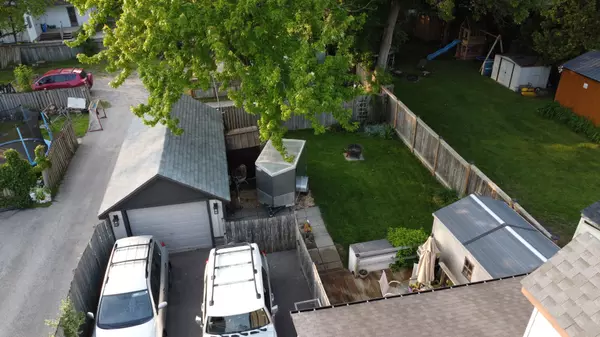 London East, ON N5Y 3B1,366 Salisbury ST