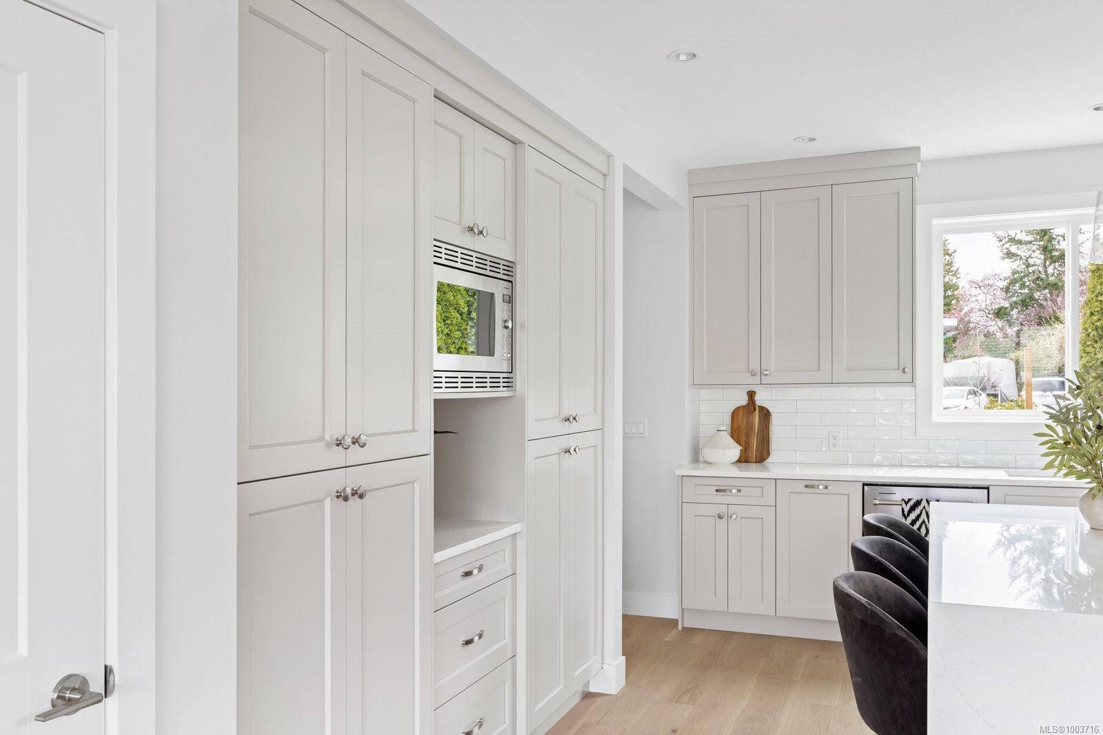 Sidney, BC V8L 3P9,2306 Grove Cres