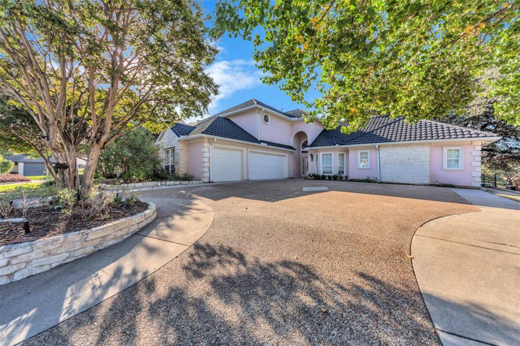 8517 Woodlake Circle,  Fort Worth,  TX 76179