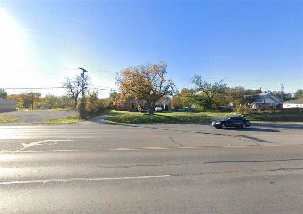 Joshua, TX 76058,117 N Broadway Street