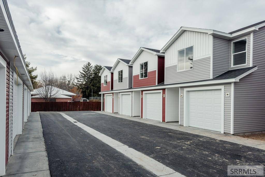 Idaho Falls, ID 83404,2411 Caddis Way