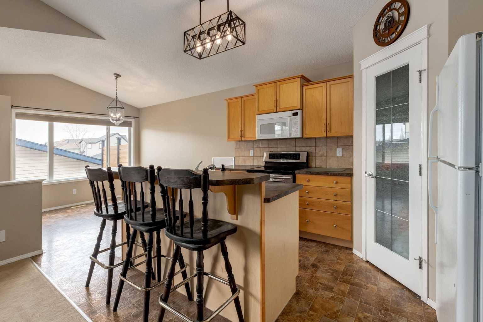 Calgary, AB T2Z 4V1,100 Copperfield Rise SE