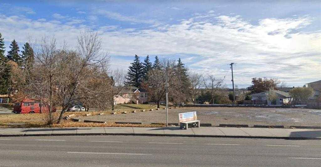 5024 Centre ST Northeast, Calgary, AB T2K0S8