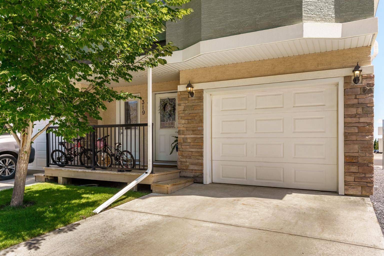 Strathmore, AB T1P 0B1,317 Strathcona CIR