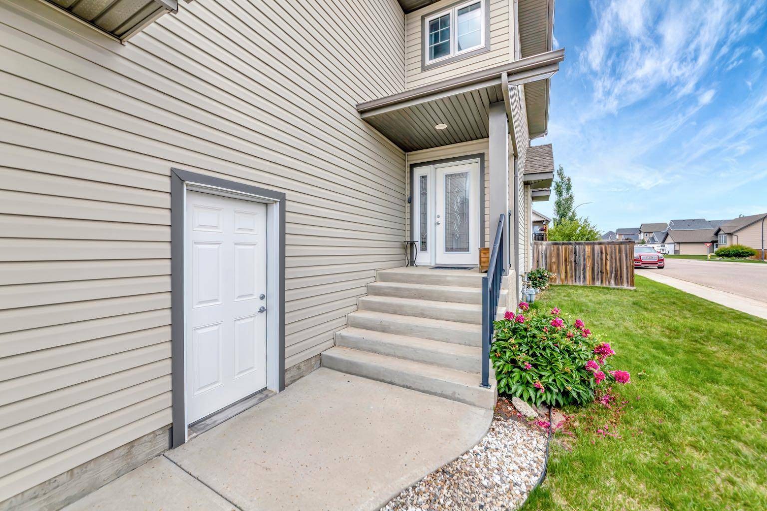 Lloydminster, AB T9V 2K3,5502 15 ST