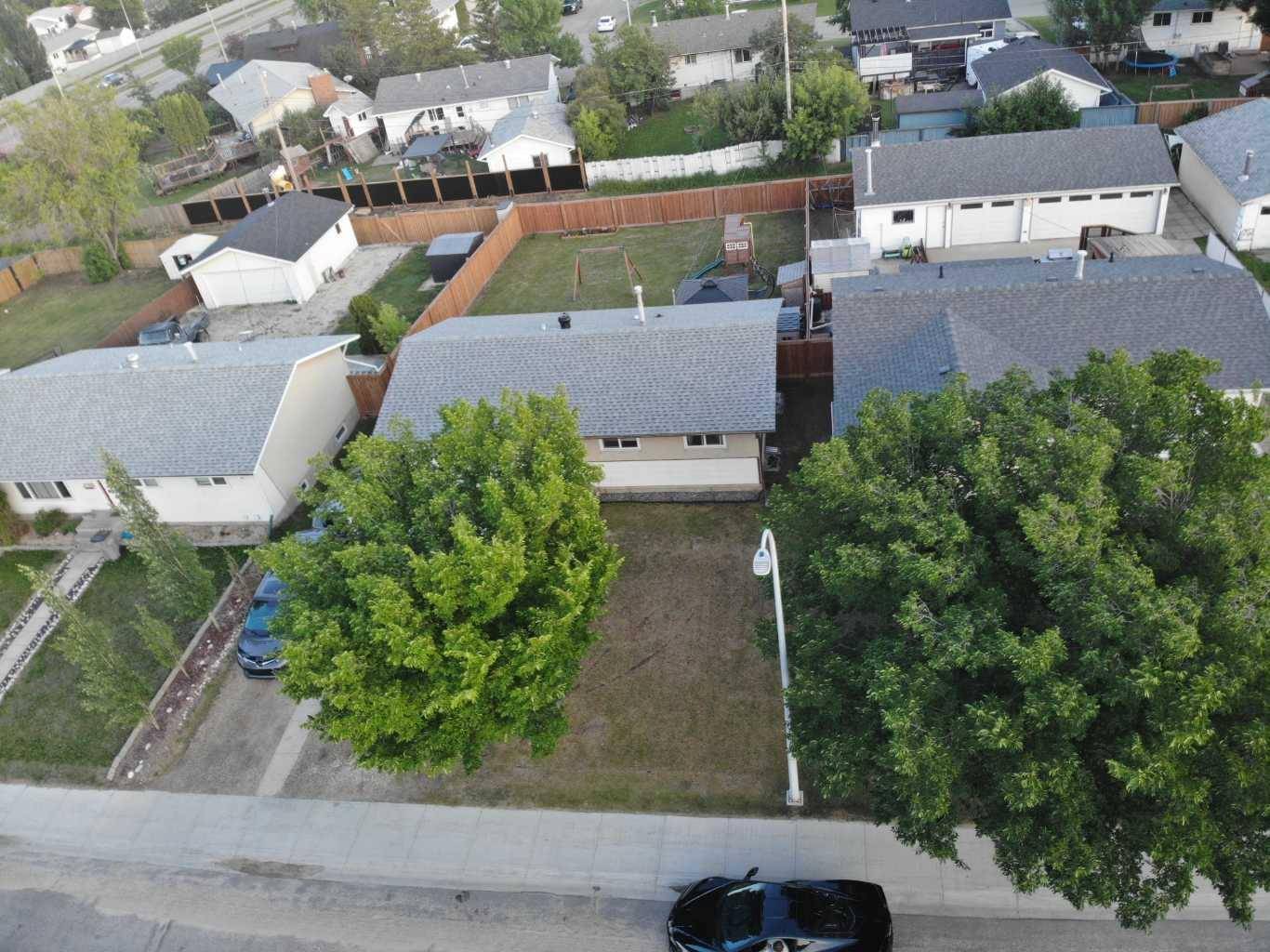 Grande Prairie, AB T8V 3X1,9213 108 AVE