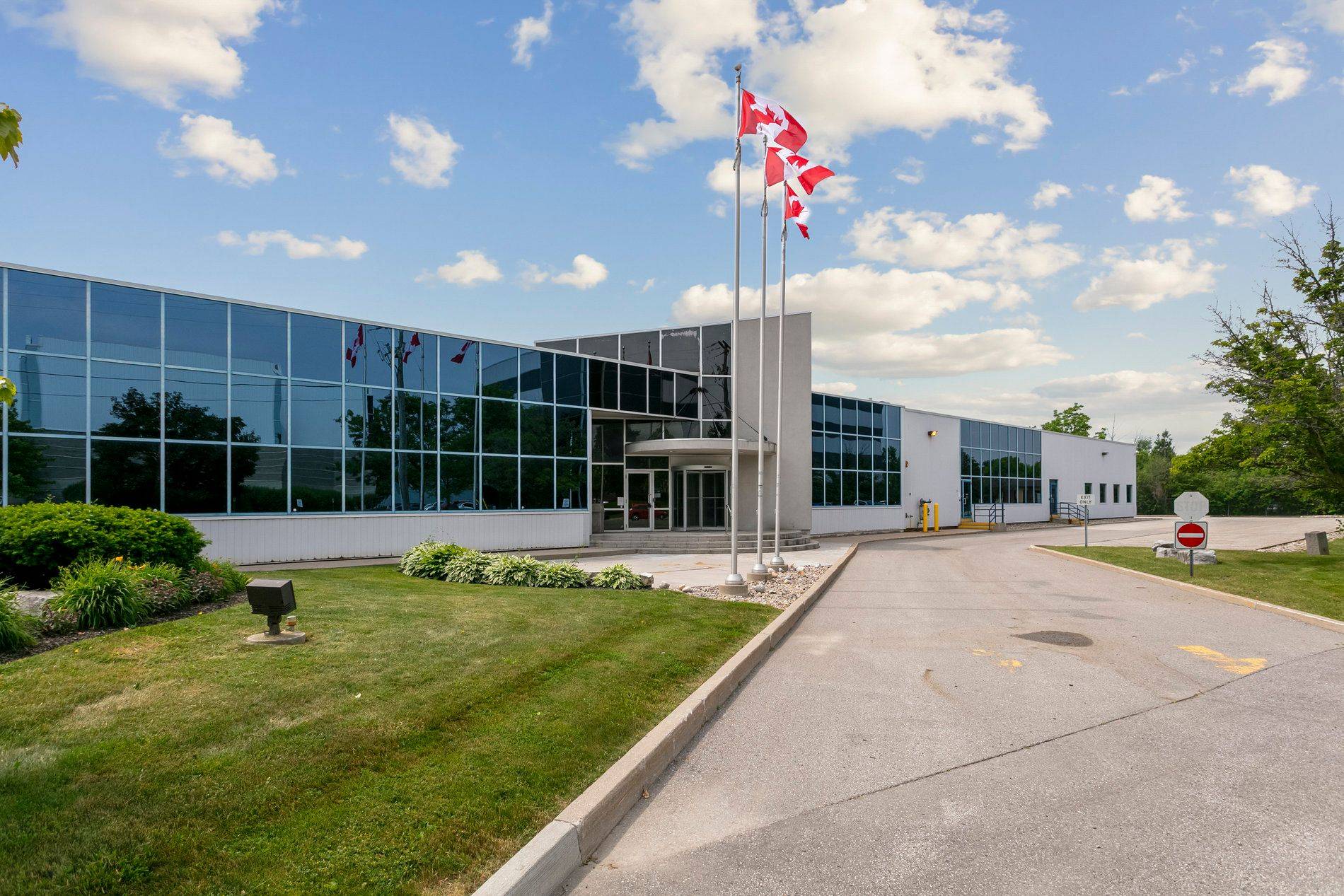 25 Dyas RD, Toronto C13, ON M3B 1V7