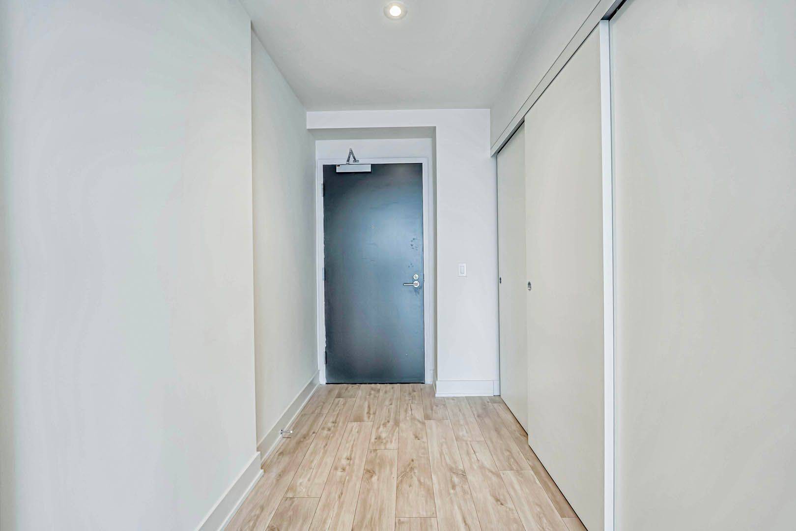 Toronto C02, ON M4W 0B6,8 Cumberland ST #4707