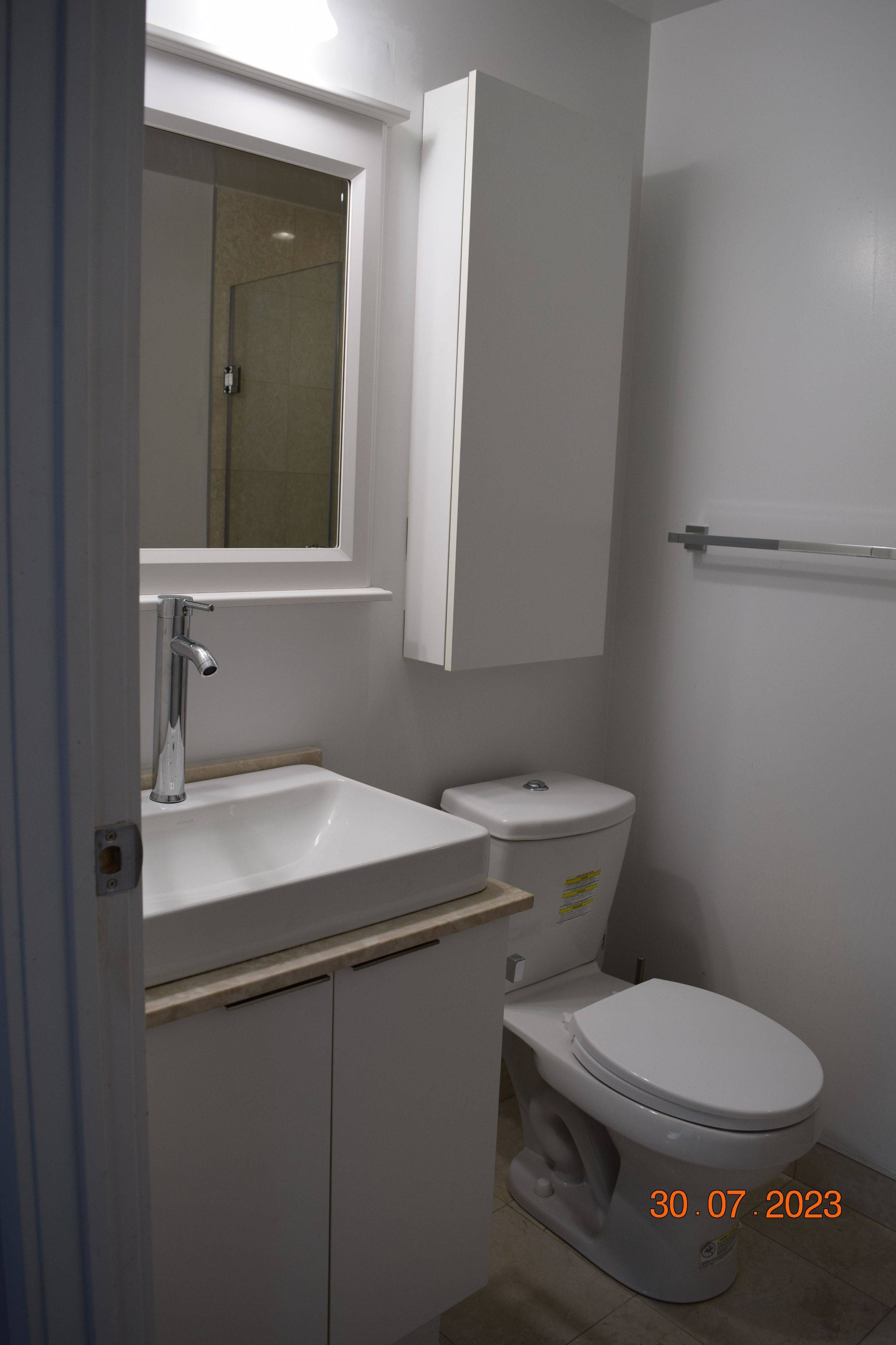 Toronto C01, ON M5J 0B1,14 York ST #5705