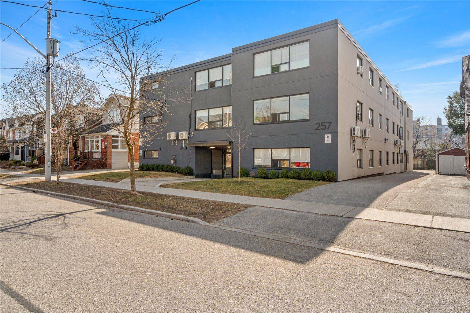 257 Torrens AVE #201, Toronto E03, ON M4J 2P6