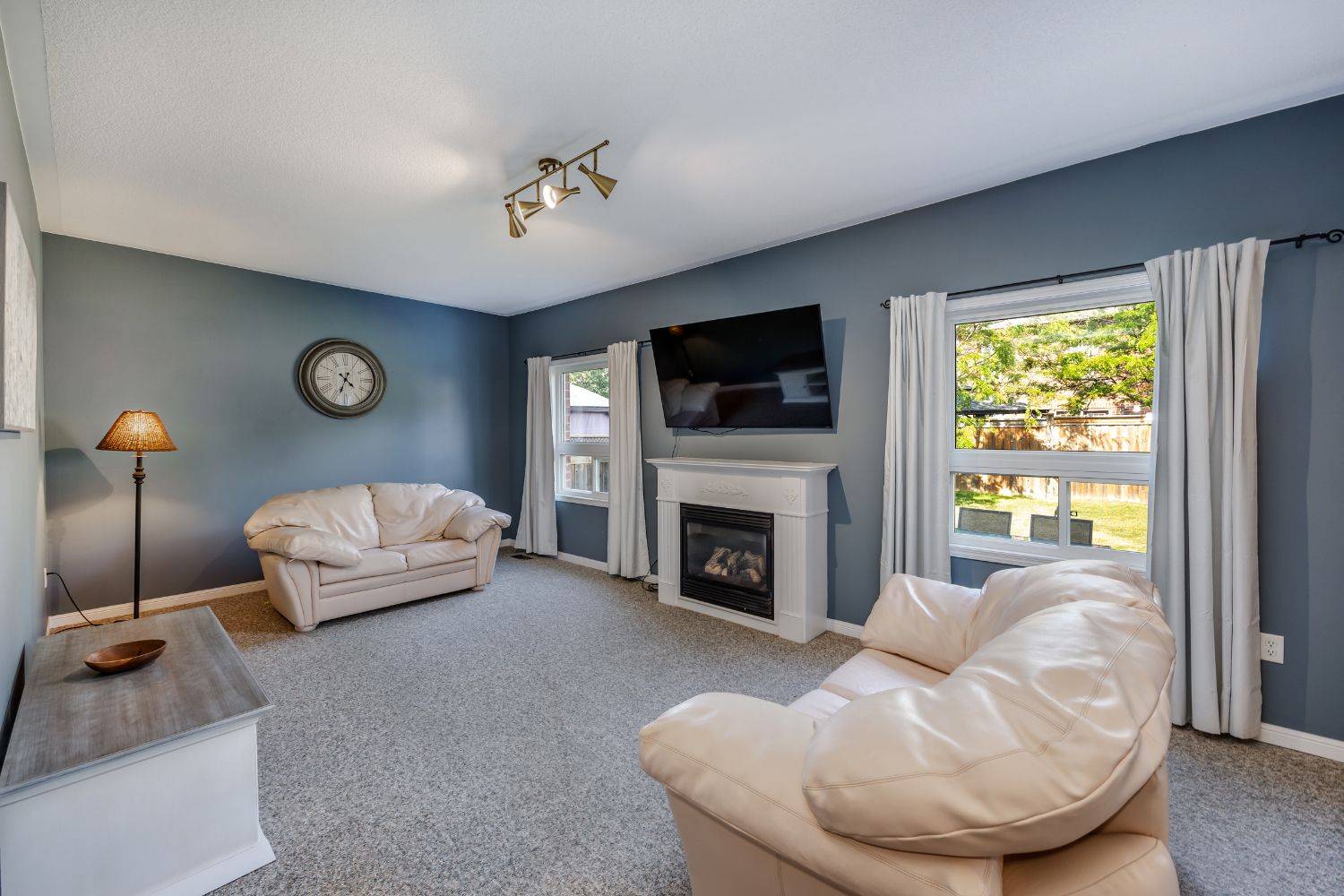 Oshawa, ON L1K 0E1,1555 Quail Run DR