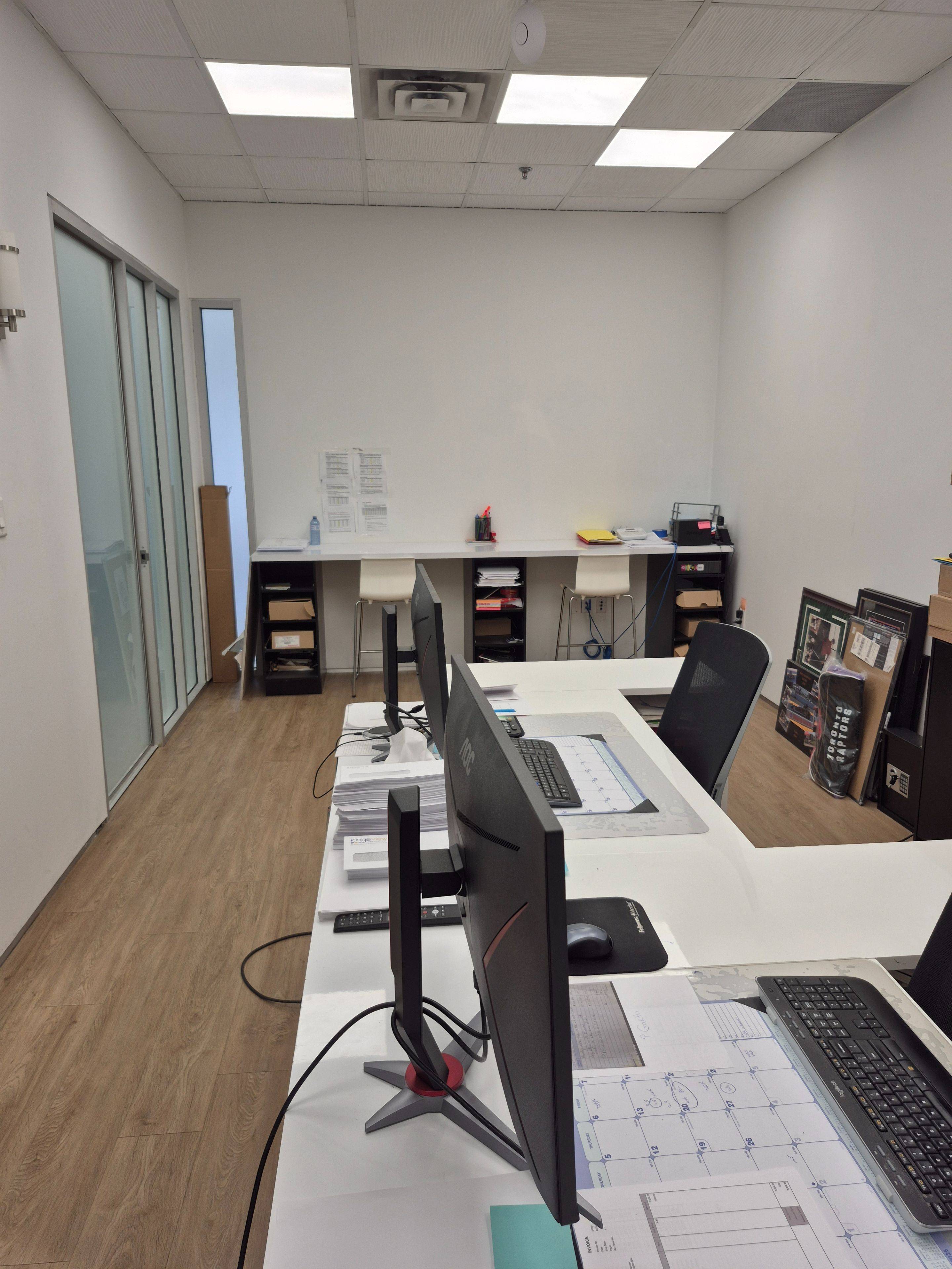 Vaughan, ON L4K 3T8,665 Millway AVE #60