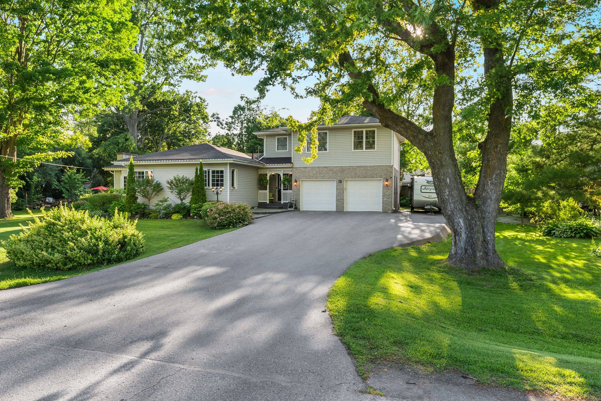 Georgina, ON L0E 1R0,12 Golfview CRES