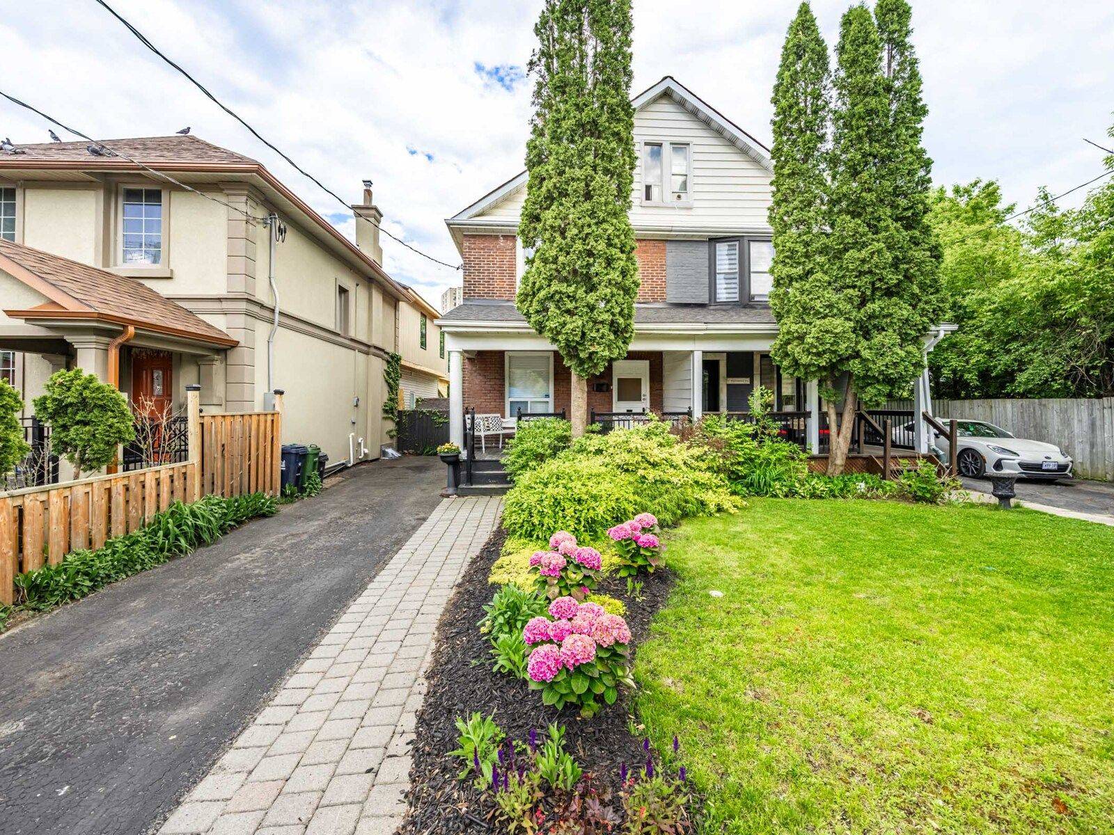 85 Buttonwood AVE, Toronto W04, ON M6M 2J5