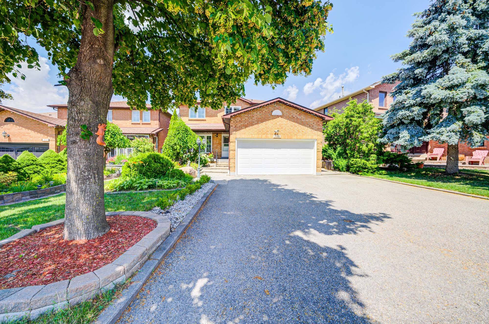 Mississauga, ON L5V 1H7,1455 Santa Rosa CT