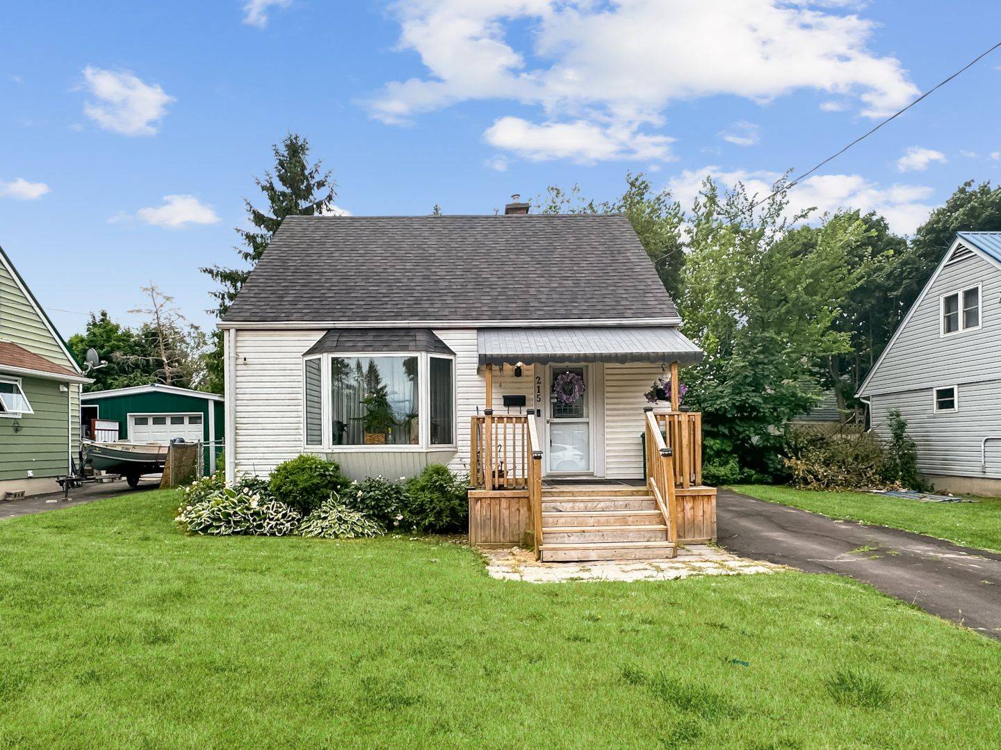 215 Pine ST, Belleville, ON K8N 2N3