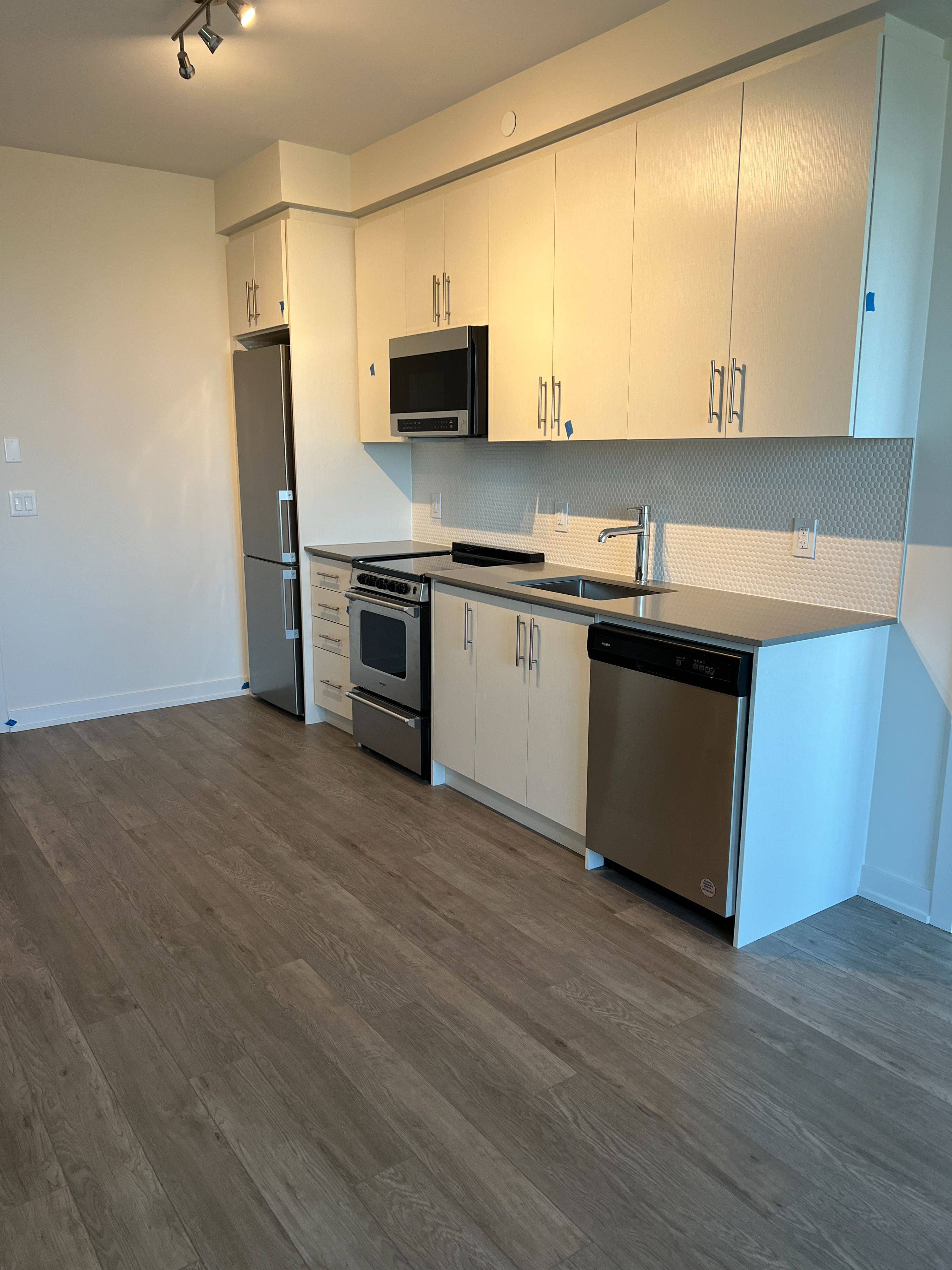 Hamilton, ON L8N 1B5,212 King William ST #1222