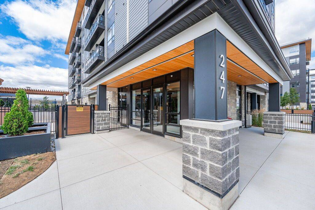 Waterloo, ON N2K 0H1,247 Northfield DR E #614