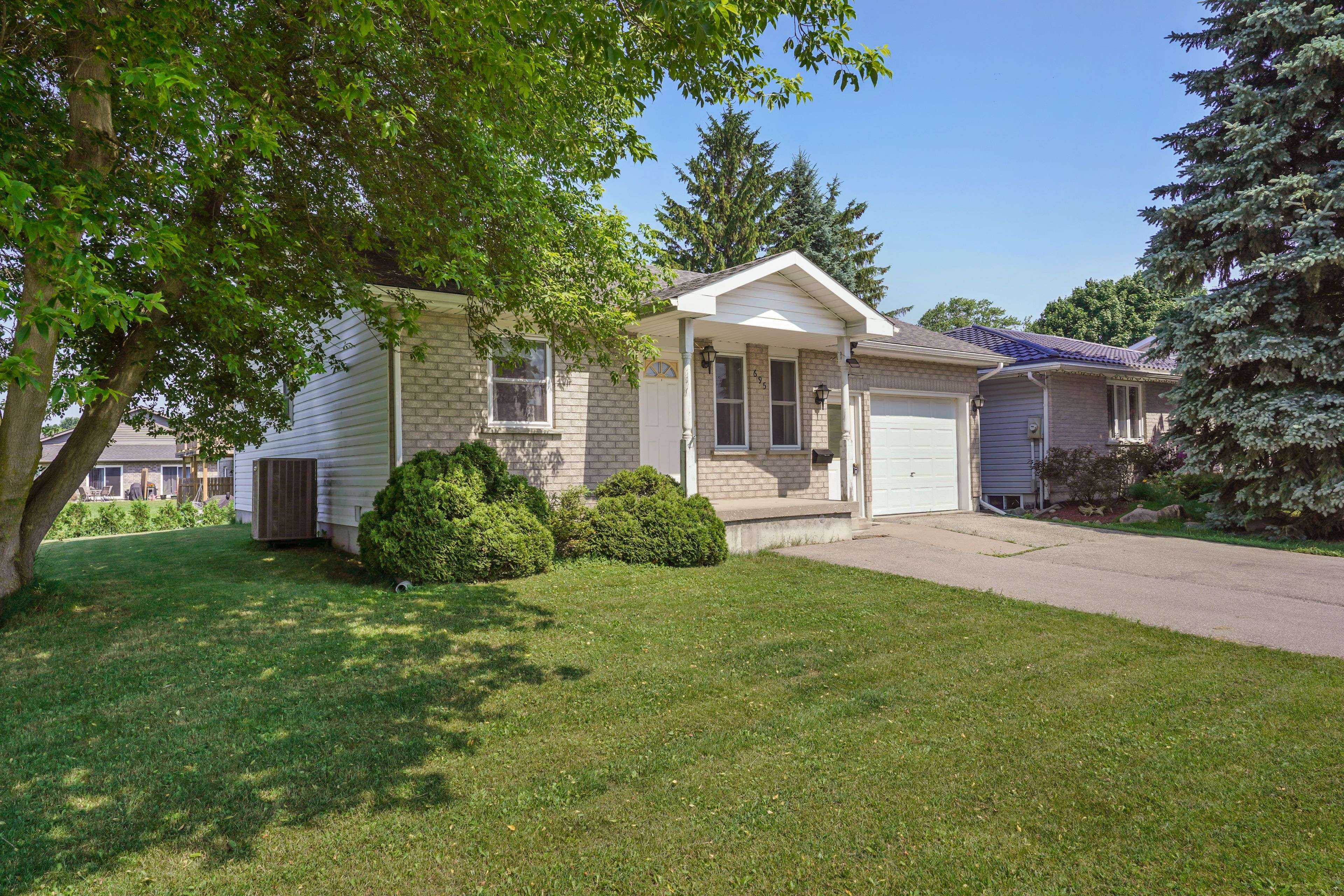North Perth, ON N4W 2L3,695 Reserve AVE S