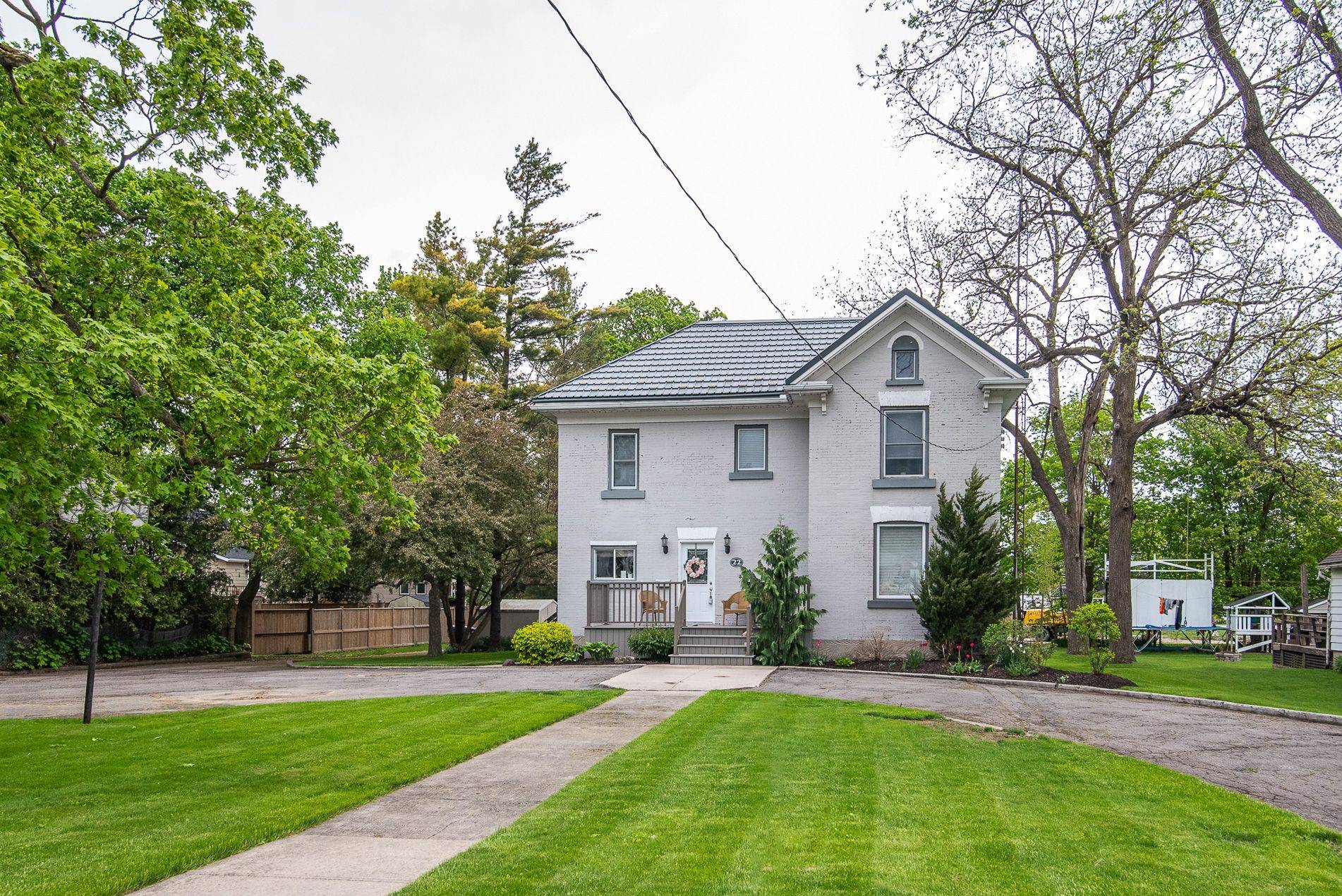 Perth East, ON N0K 1M0,22 Mill ST E