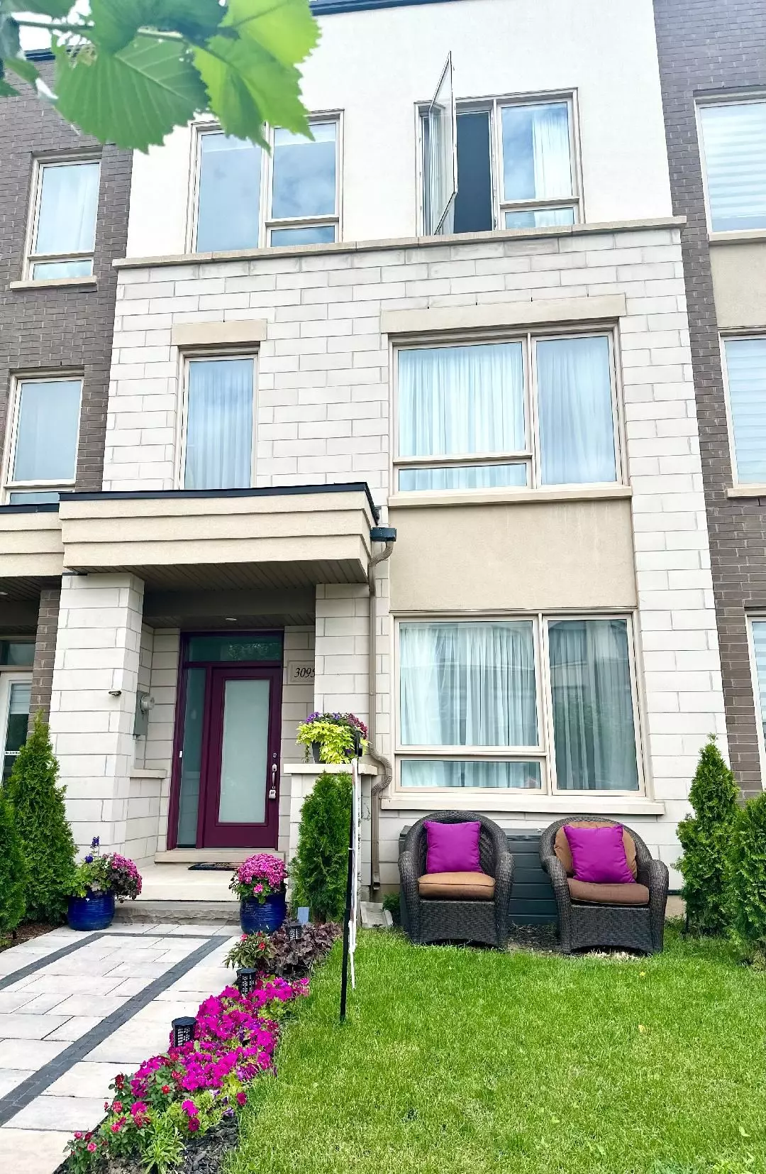 Oakville, ON L6H 0P3,3095 Ernest Appelbe BLVD