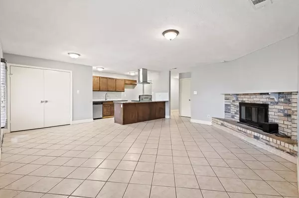 7305 Hedge Drive, Dallas, TX 75249