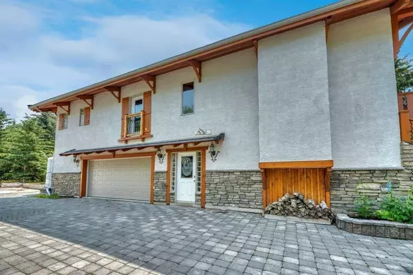 Chestermere, AB T1X 1A6,764 East Chestermere DR