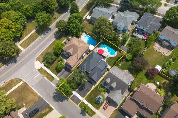 Whitby, ON L1P 1L5,3 Rothean DR