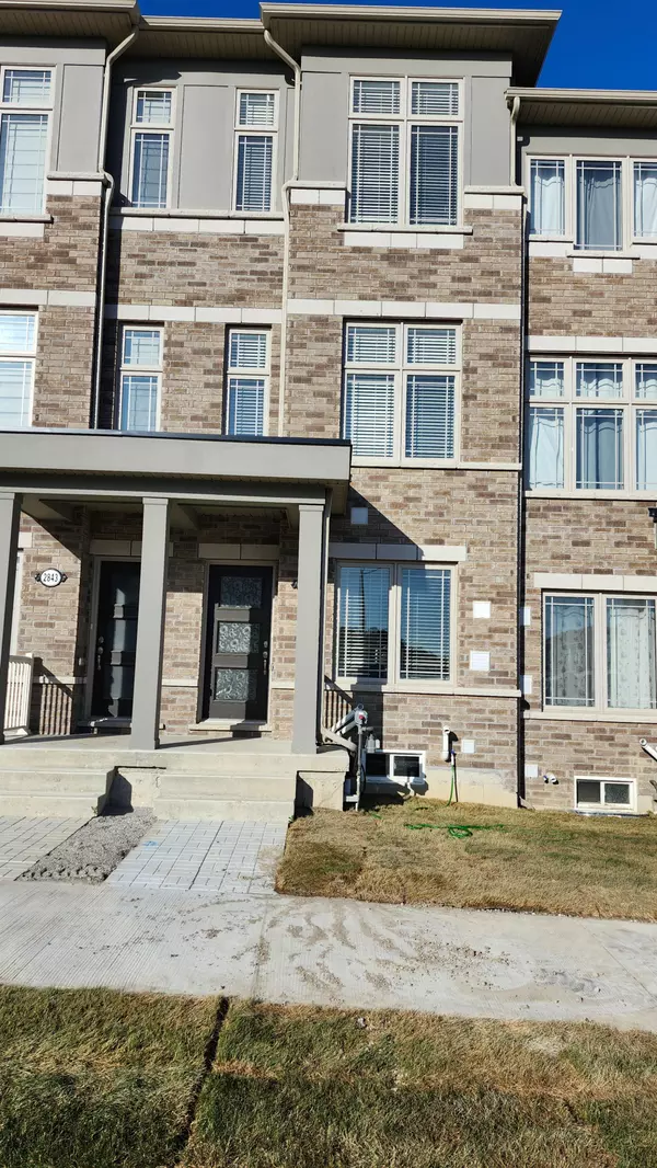 2841 Whites RD, Pickering, ON L1X 0P4
