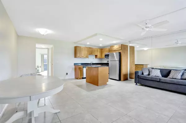 275 Markham M #275, Deerfield Beach, FL 33442