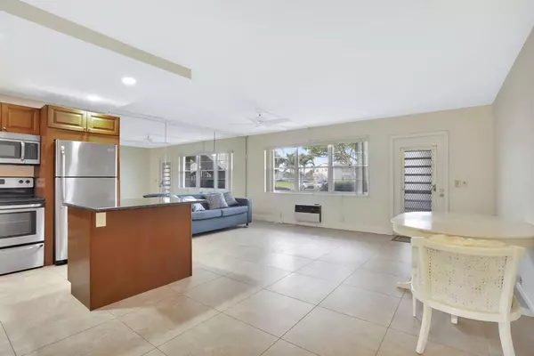 Deerfield Beach, FL 33442,275 Markham M #275