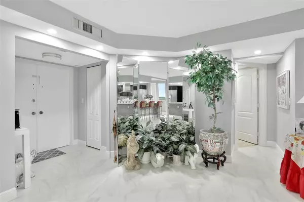 Pompano Beach, FL 33062,1340 S Ocean Blvd #809